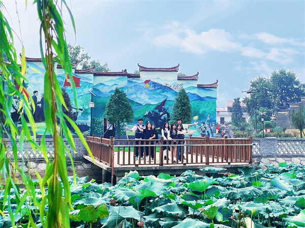 【中国教育在线】将家门口的“红色地标”变成心头的“红色课堂”——杏盛赴樟树开展红色走读活动